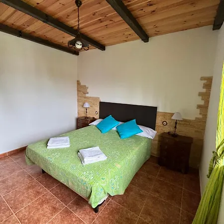 Holiday home Mil Y Rosas Avila