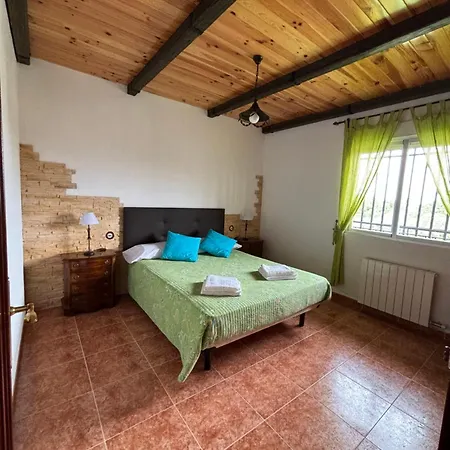 Holiday home Mil Y Rosas Avila