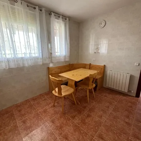 Holiday home Mil Y Rosas *
