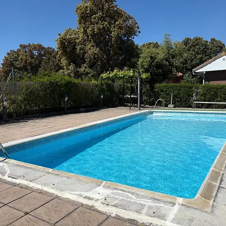 Holiday home Mil Y Rosas Avila